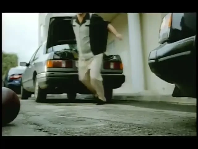 Frisk “Glasses” (2002), frame 3