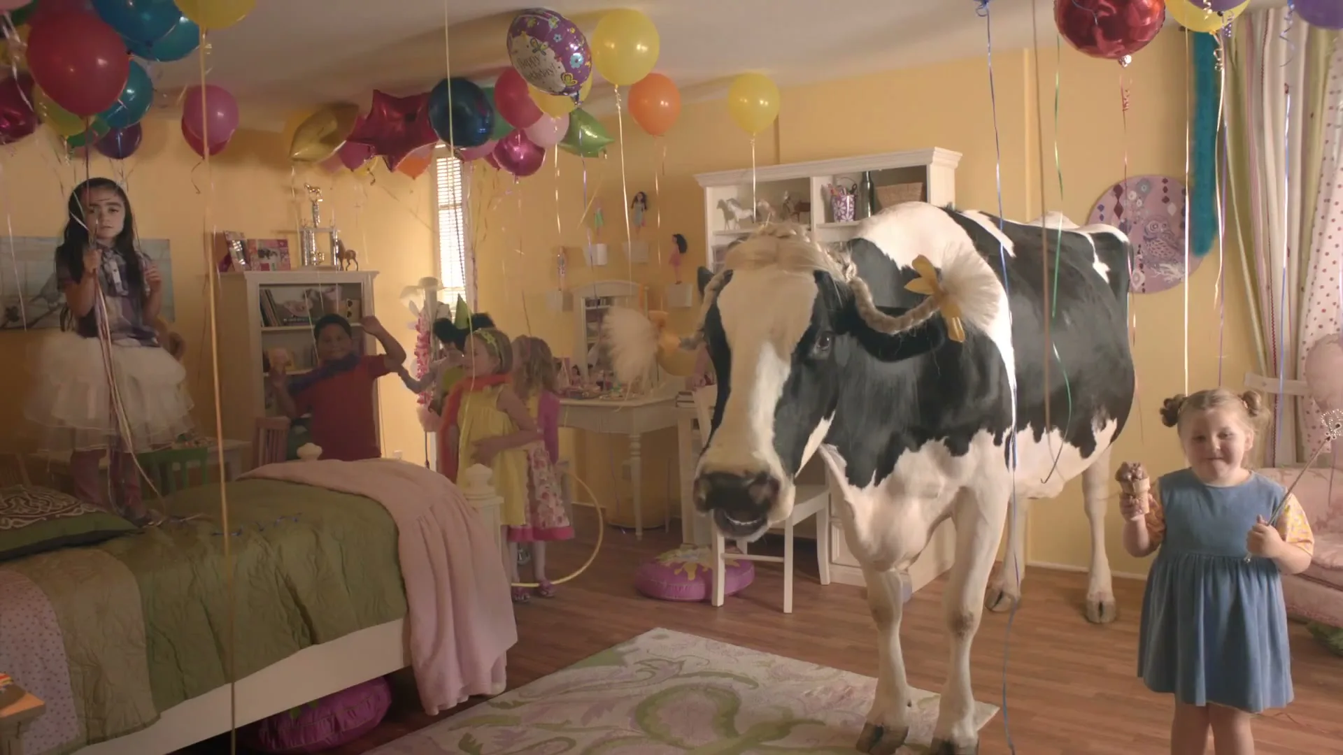 Noam Murro: California Milk Board “Birthday”