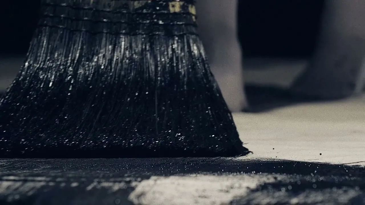 Louis Vuitton “Word” (2013), frame 3