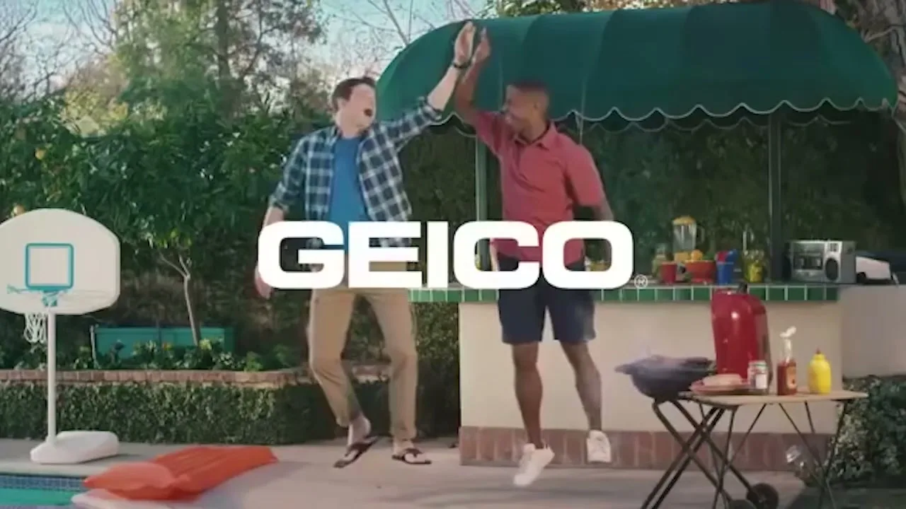 Geico "Unskippable: High Five" (2015) commercial still