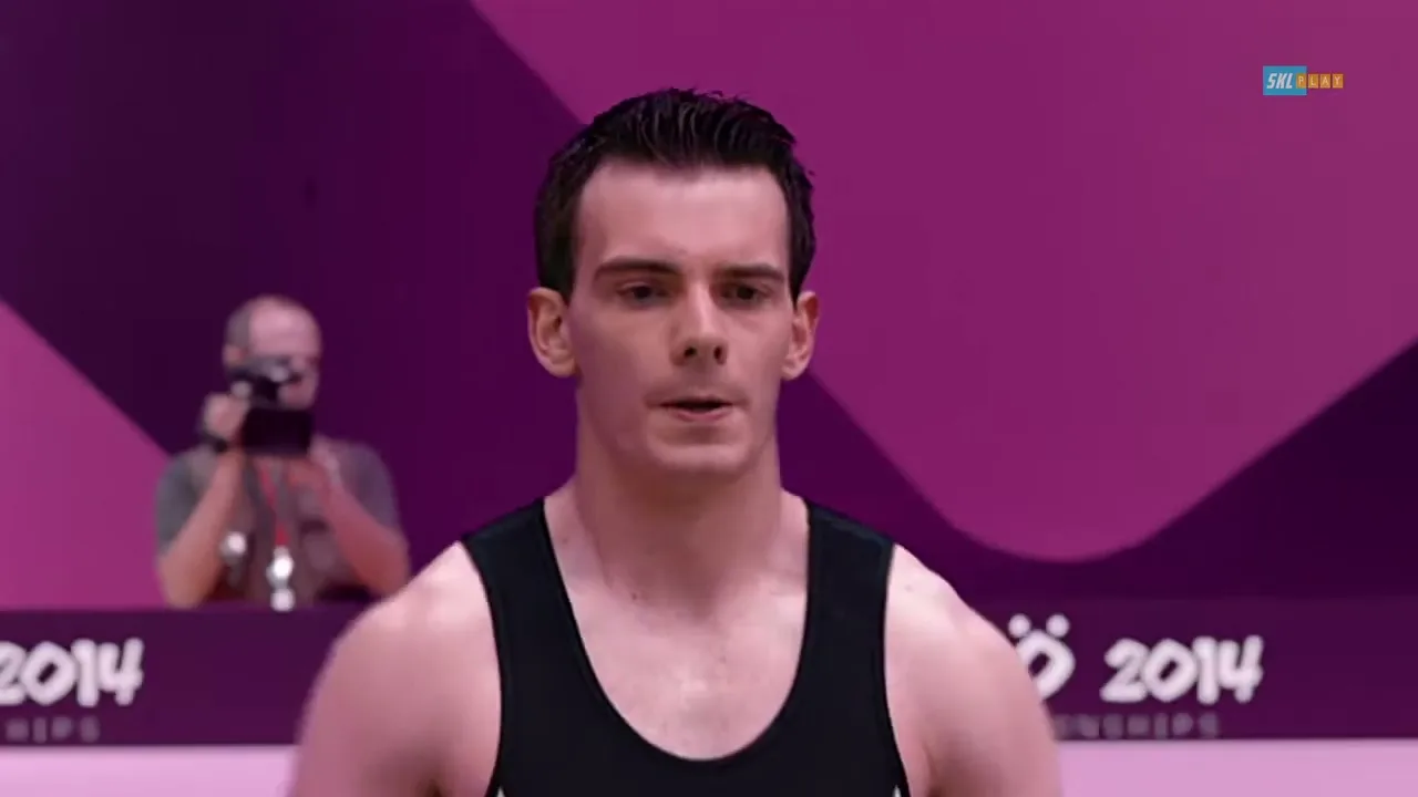 Ducoco “Gymnastics” (2015), frame 6