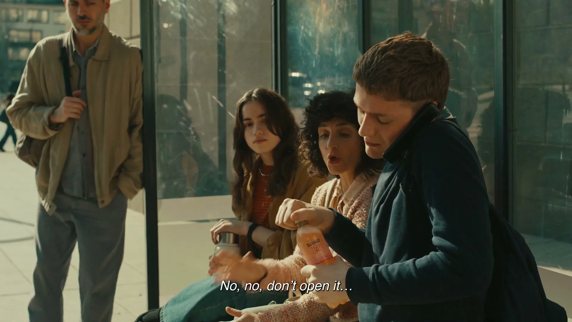 H2oh “Gesticulators” (2024), frame 5
