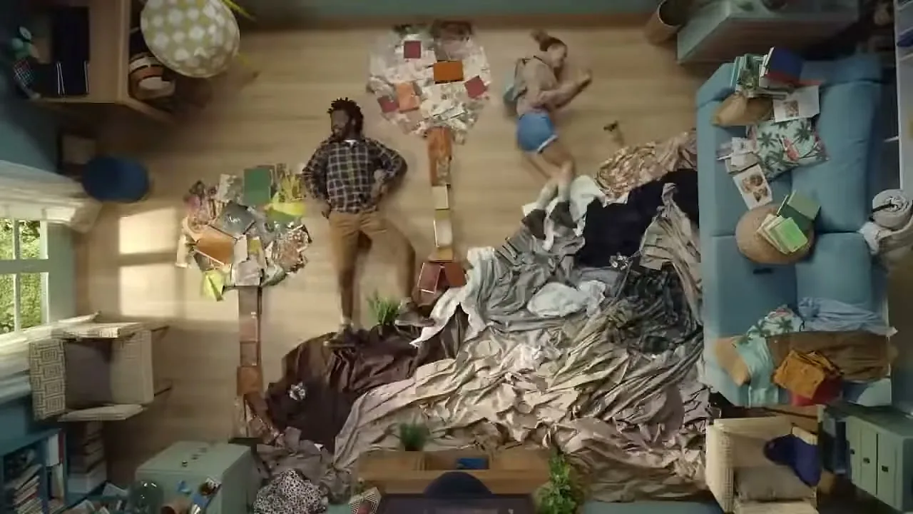 Expedia “Let's take a trip” (2021), frame 4