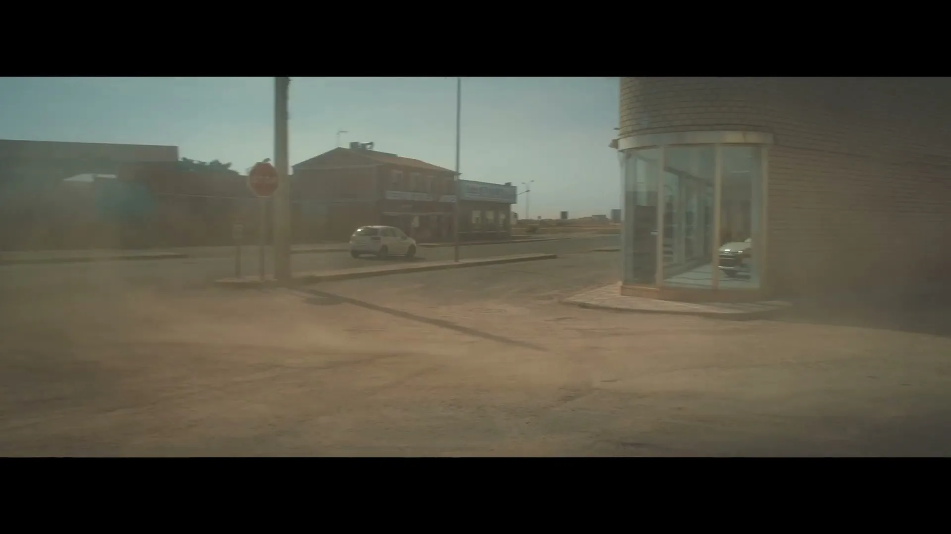 Les Gaulois/Citroen “Dog  Stretching” (2015), frame 3