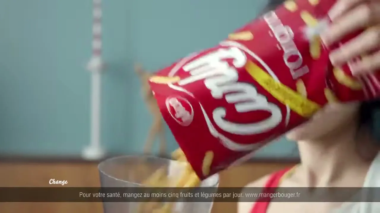 Intersnack “Le Souffleur - Curly, C'est C** mais C'est Bon” (2015), frame 2