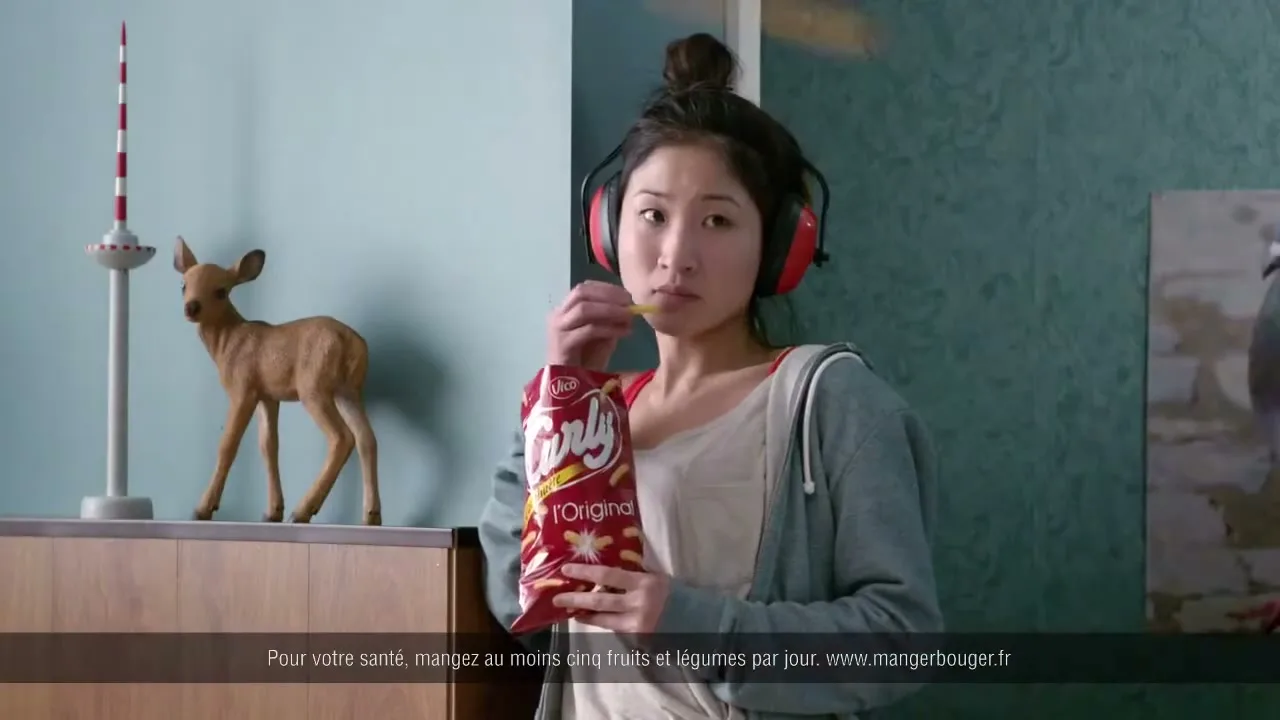Intersnack “Le Souffleur - Curly, C'est C** mais C'est Bon” (2015), frame 5