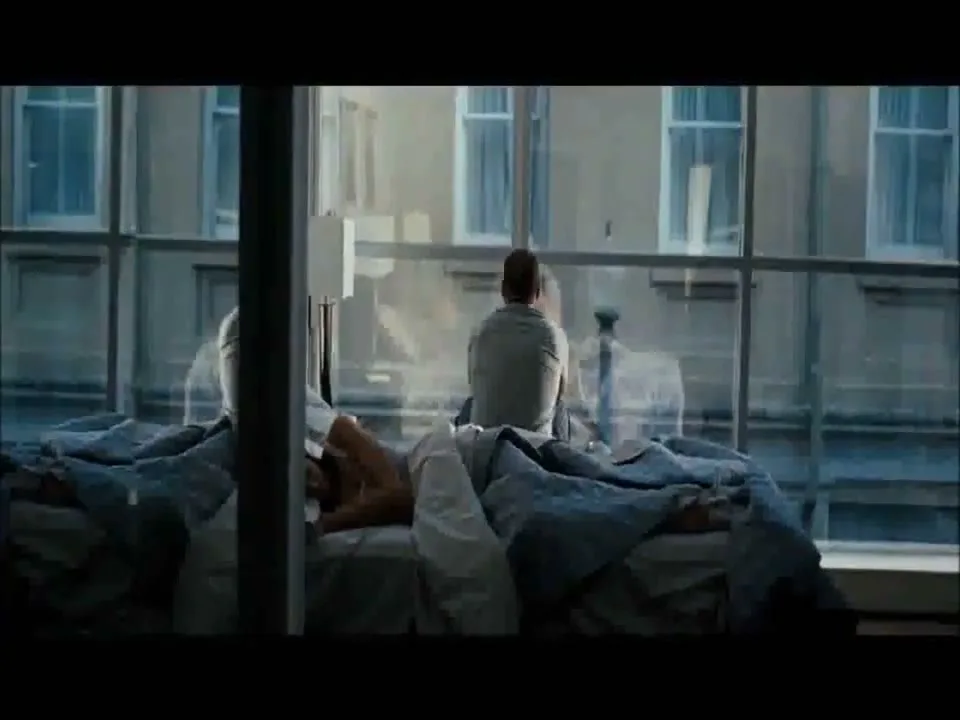 Chrysler “It's Halftime in America” (2011), frame 3