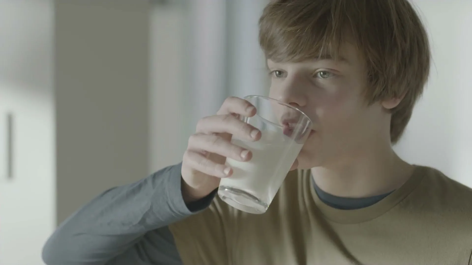 Emf -Vlam “Milk. a Force of Nature” (2013), frame 4