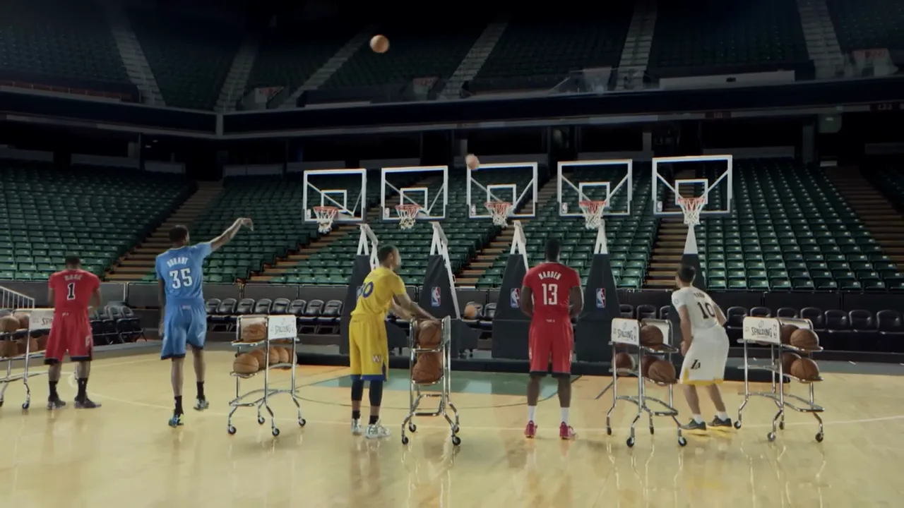 Nba “Jingle Hoops”, shot 3