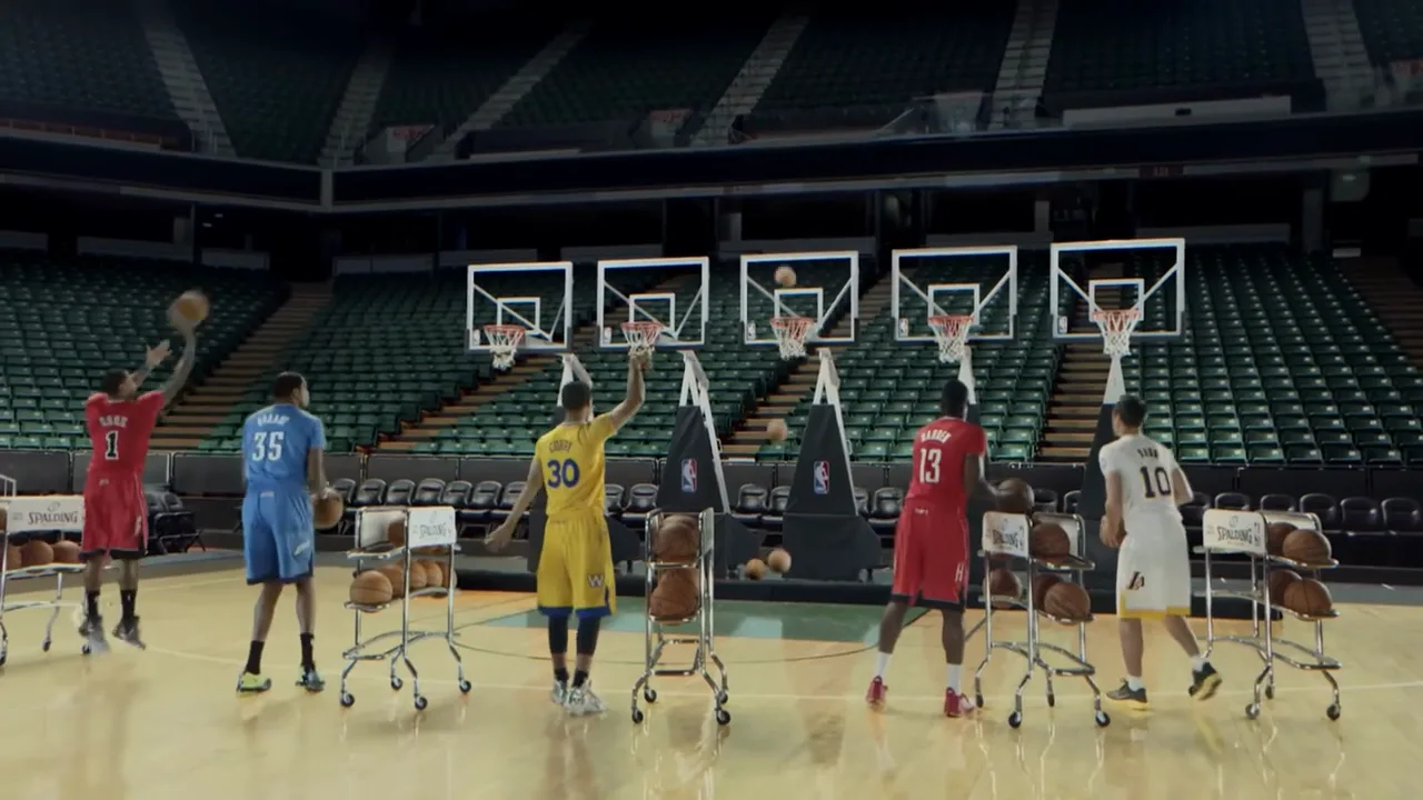 Nba “Jingle Hoops”, shot 3