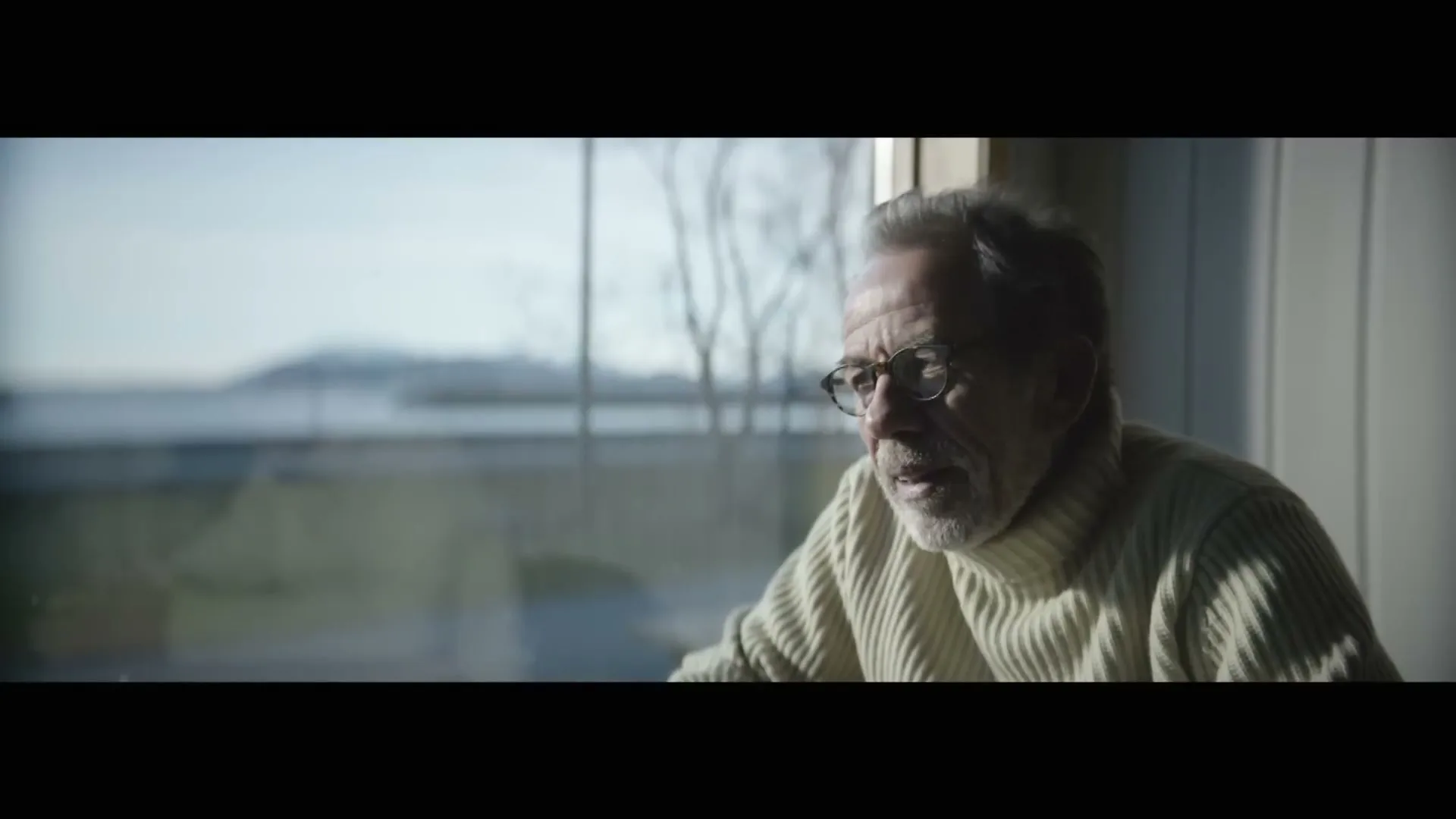 Three Mobile Ireland "The Loneliest Whale" (2016) commercial still