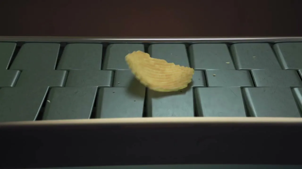 Hunky Dorys “The Crinkler” (2021), frame 6