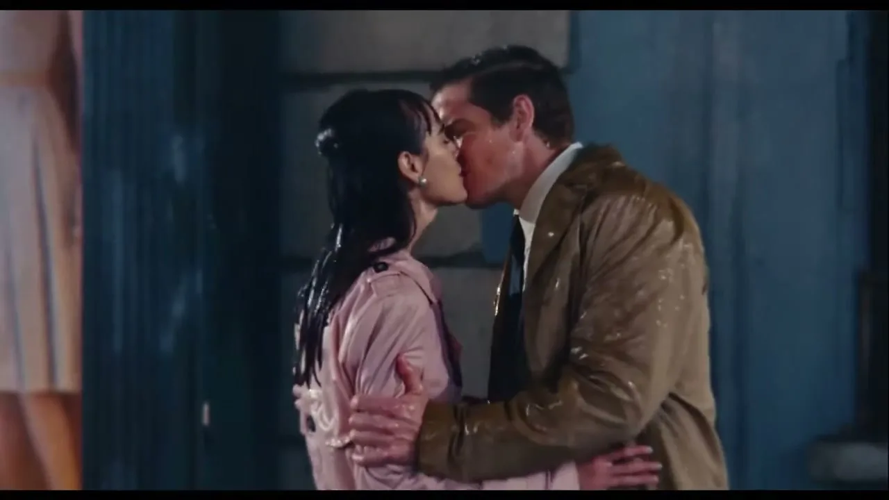 Deka “Kiss” (2020), frame 6
