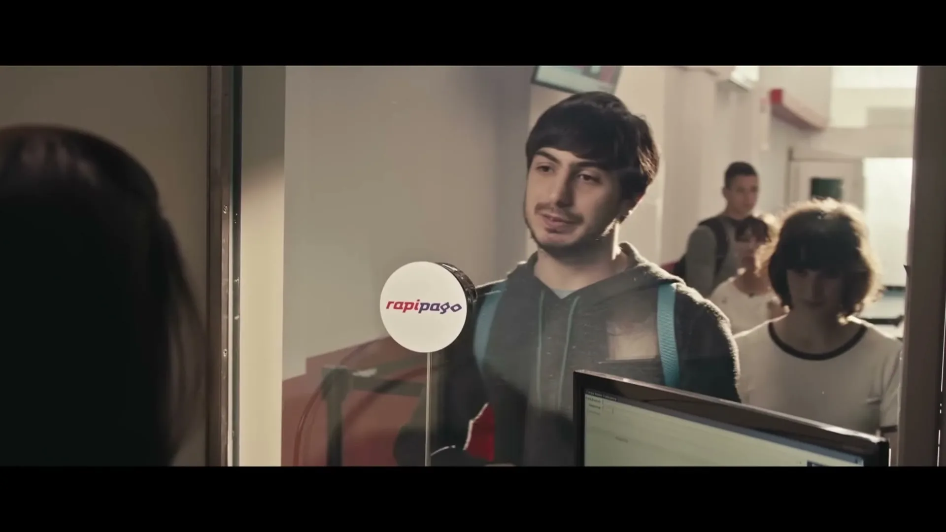 Rapipago “Poema”, directed by Vladimir Durán