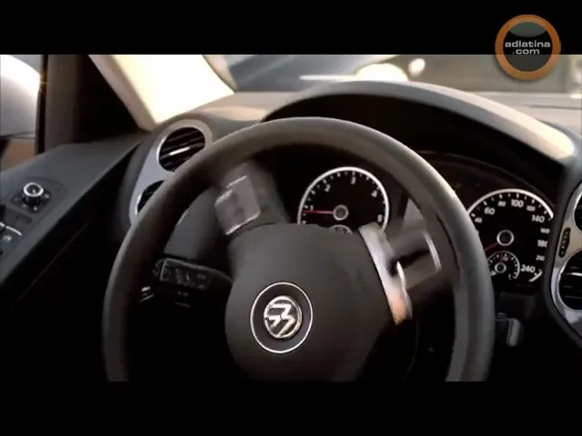 VW Tiguan "Duelo" (2012) commercial still