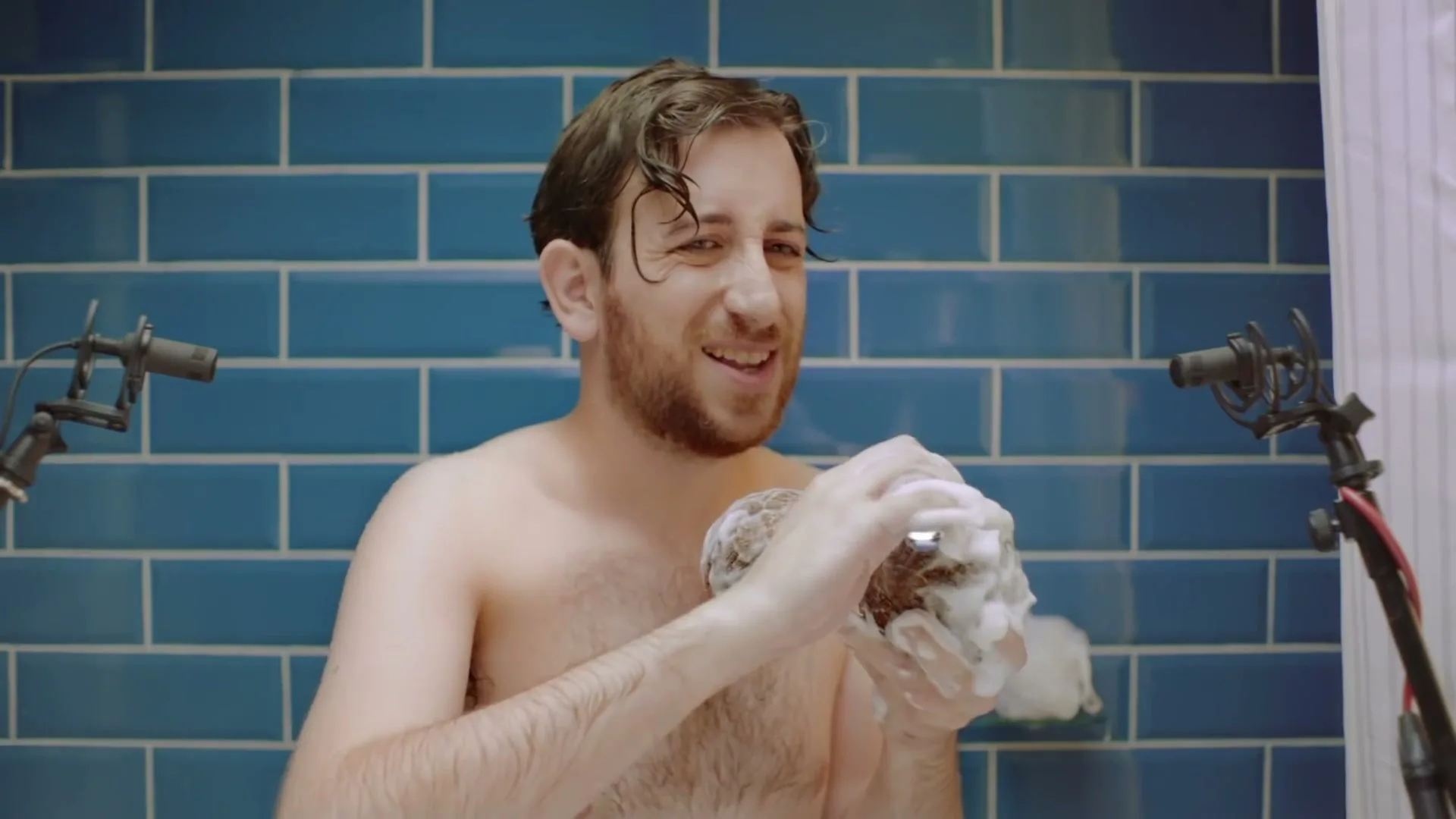 Lynx “Lynx 2 in 1 Shower & Shave Foam - THE BALLS” (2020), frame 4
