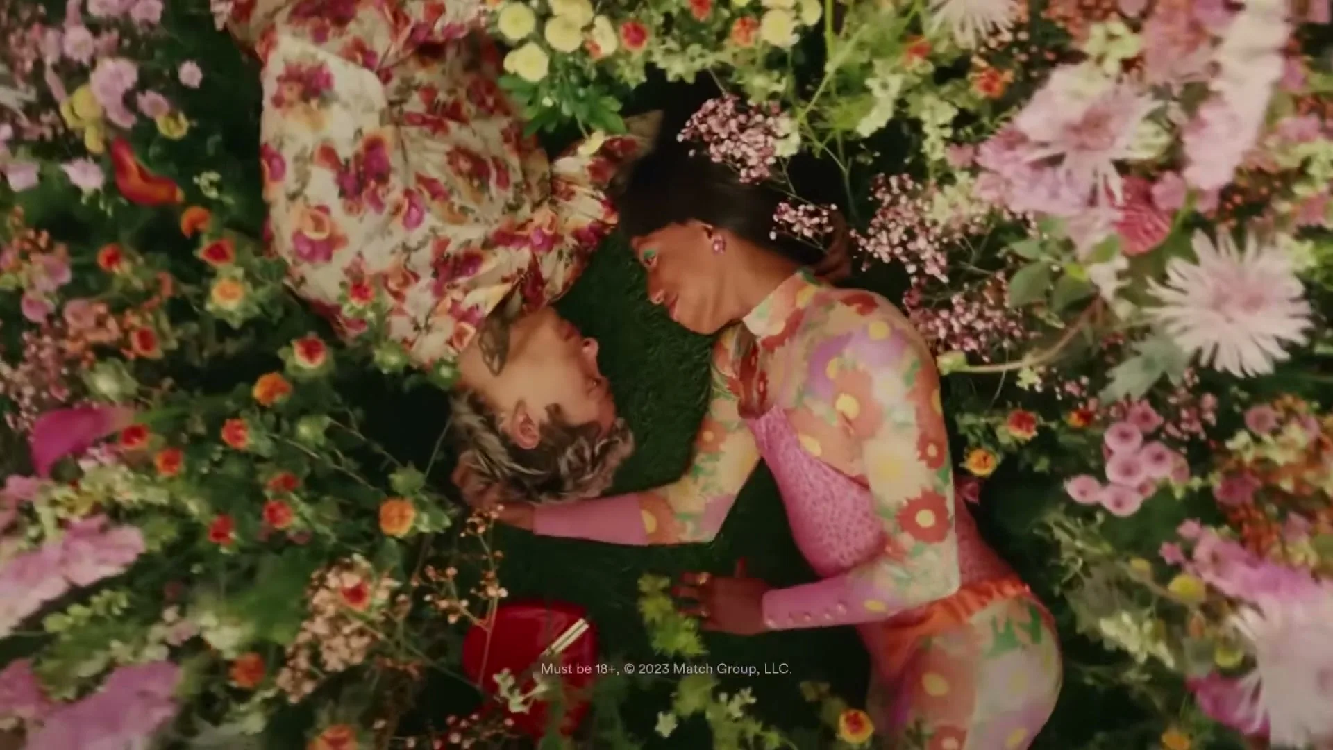 Tinder "Summer Fling" (2023) commercial still