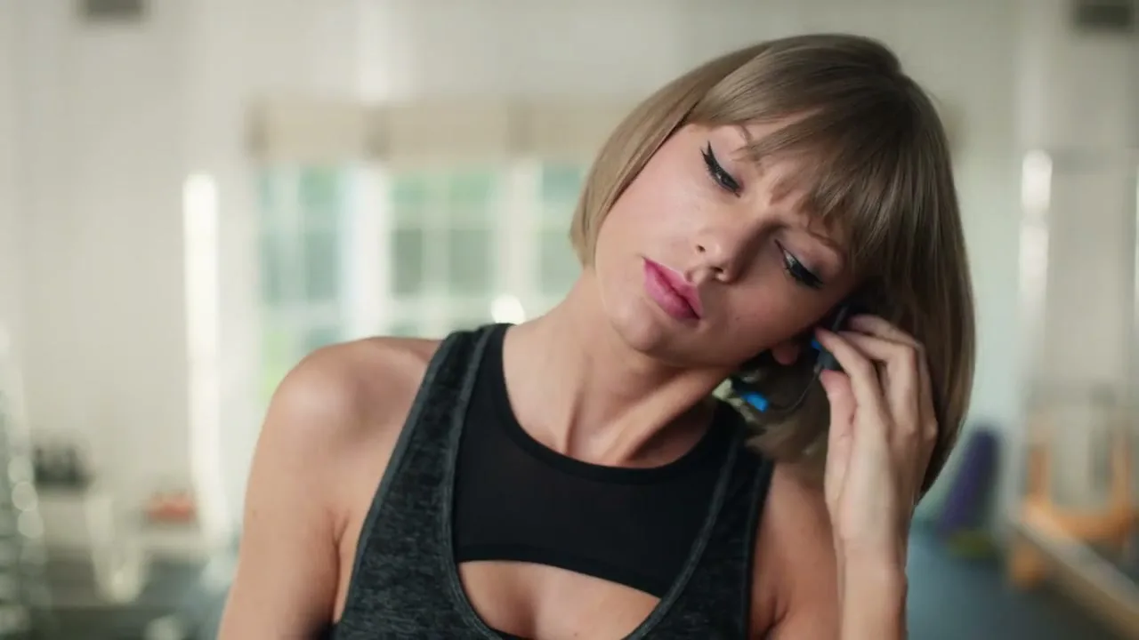 Apple Music “Taylor vs. Treadmill” (2016), frame 2