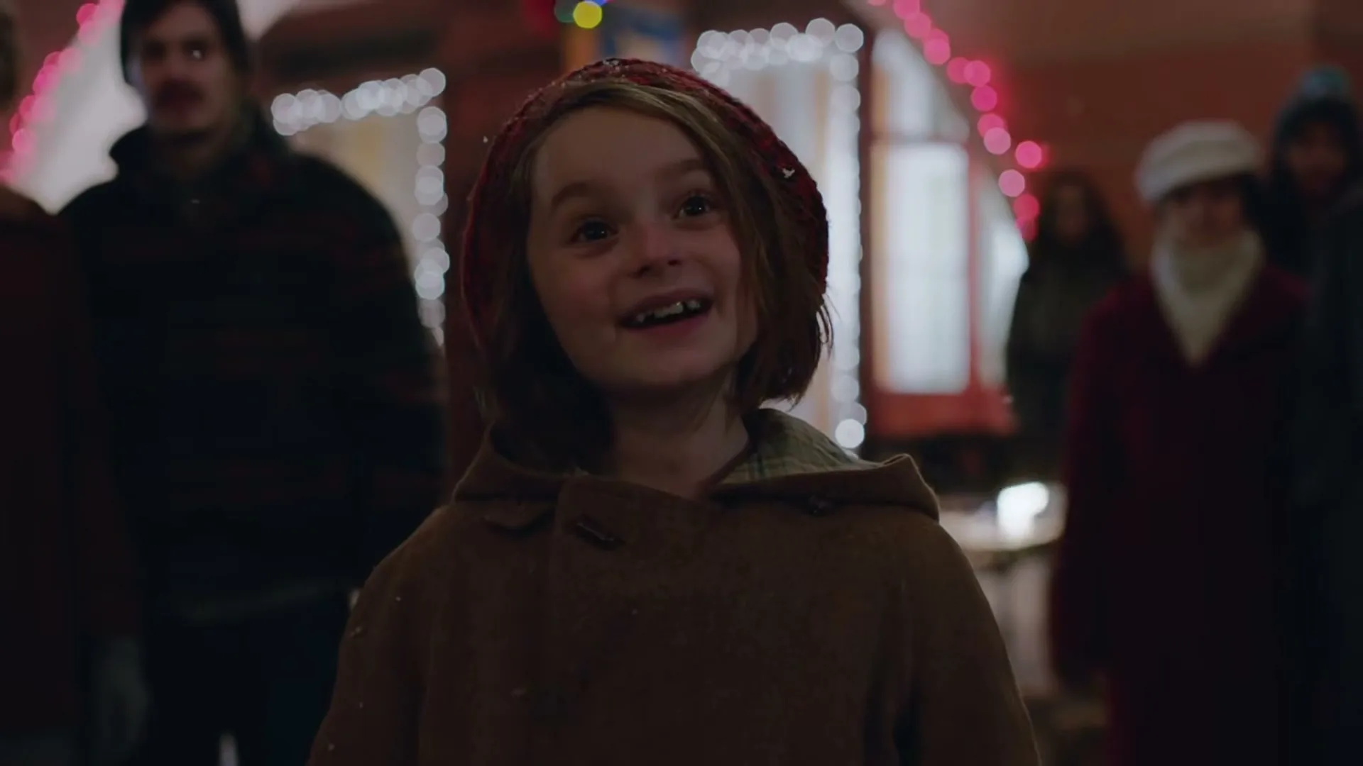 Apple "Frankie's Holiday" (2016) commercial still
