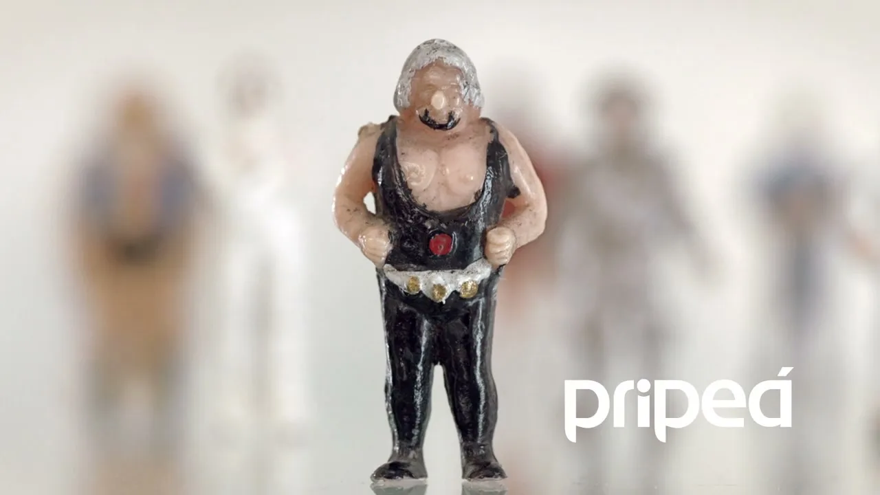 Nextel "Doll Air" (2013) commercial still