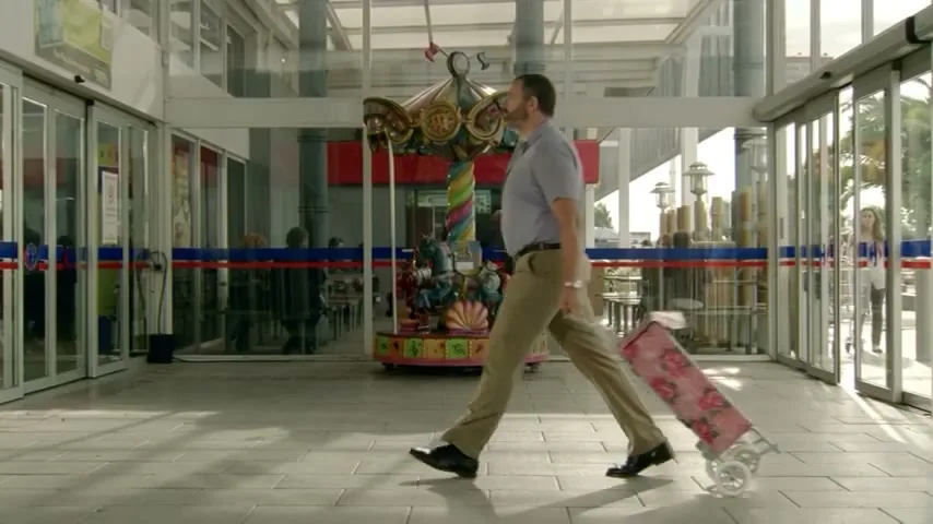 Carrefour "En Positivo" (2011) commercial still