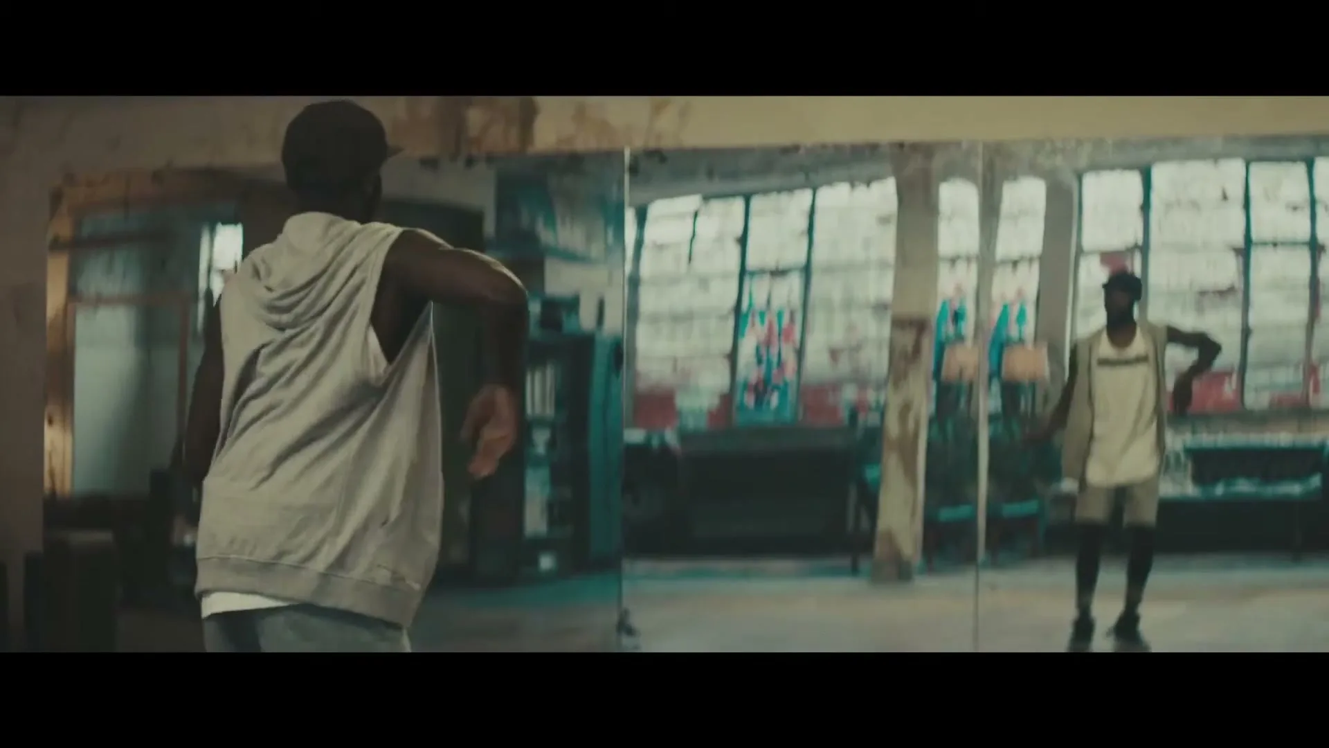 Smirnoff “Chris Fonseca I Keep It Moving I Smirnoff Ice” (2017), frame 3