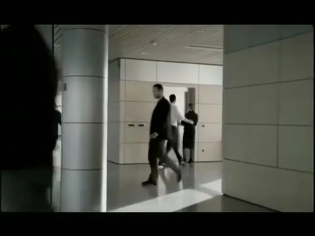 Durex “Elevator” (2005), frame 3