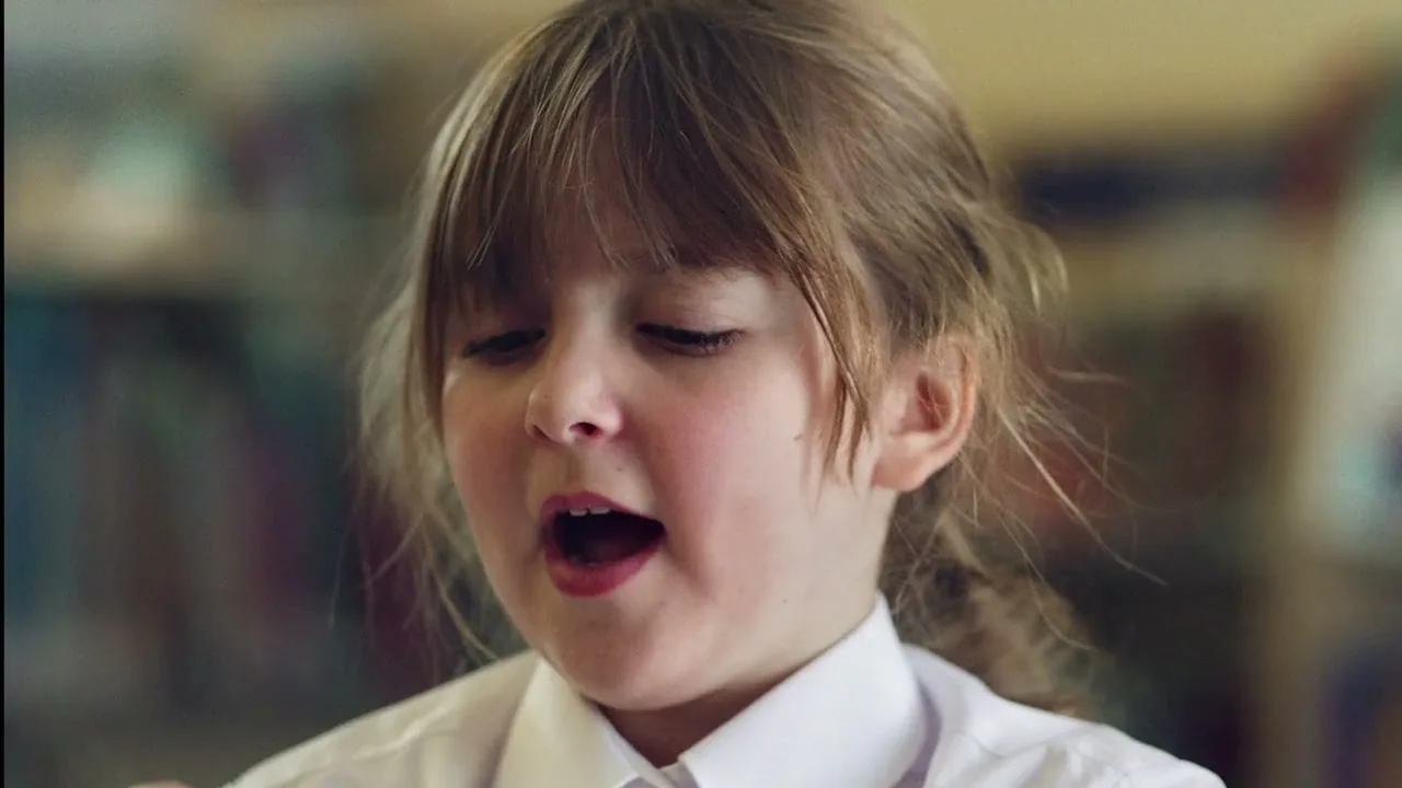 CANCER RESEARCH UK “THE ANSWER IS PLAIN” (2013), frame 4
