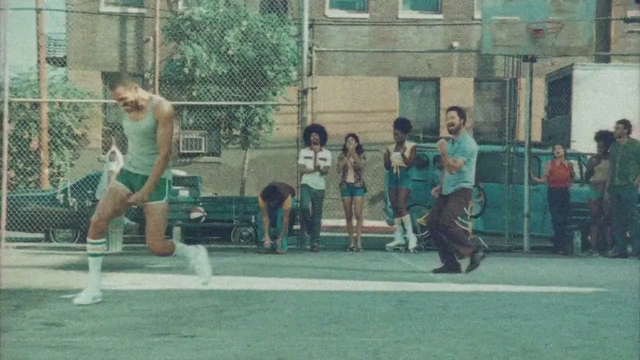 Dos Equis “Handball” (2014), frame 4