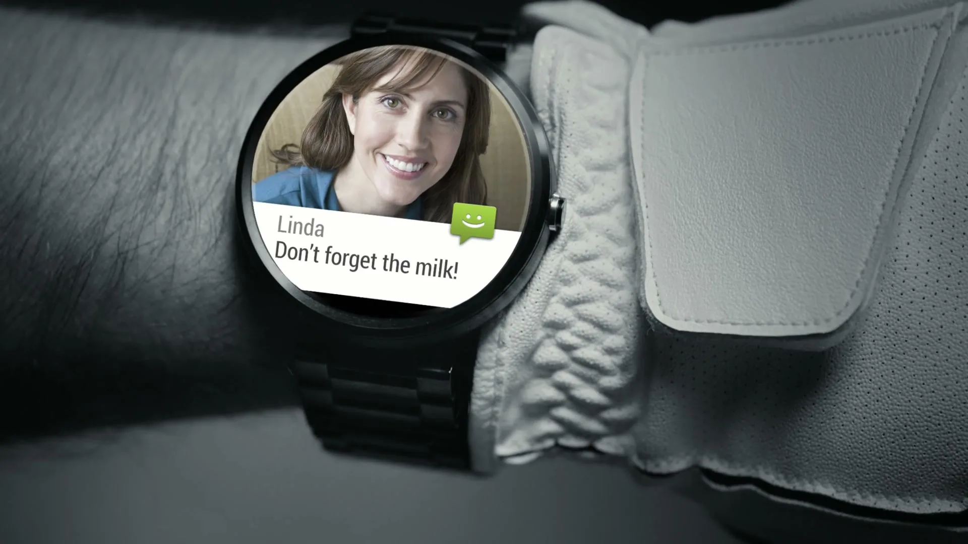 Moto 360 "Golf" (2015) commercial still
