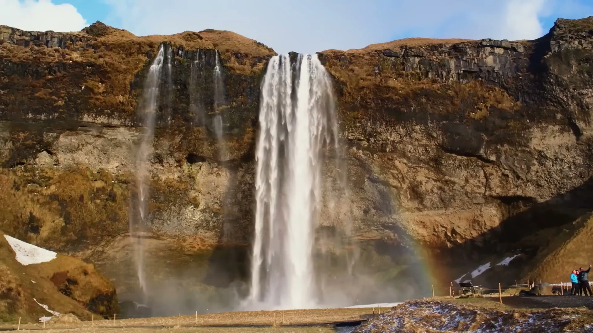 Inspired by Iceland “Ask Gudmundur – The Human Search Engine” (2016), frame 2