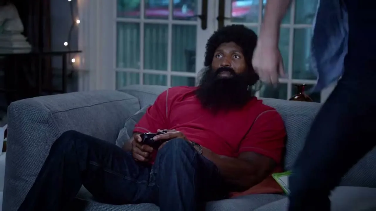 Madden NFL 13 “Madden Forever” (2014), frame 4