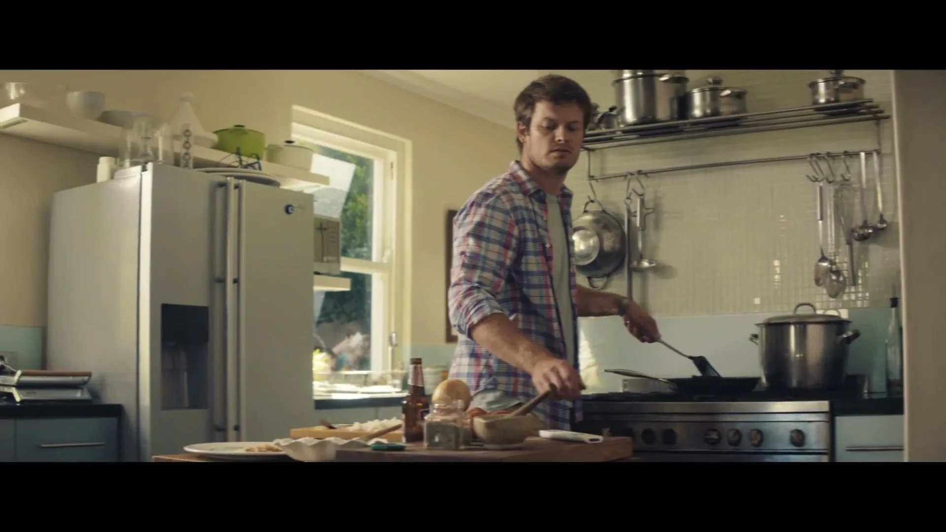 KPN “NEIGHBORS ANNOYED” (2016)