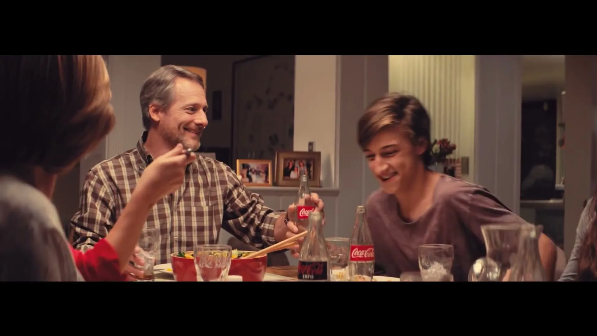 Coca-Cola "Coca Cola - Razem Smakuje Lepiej" (2018) commercial still