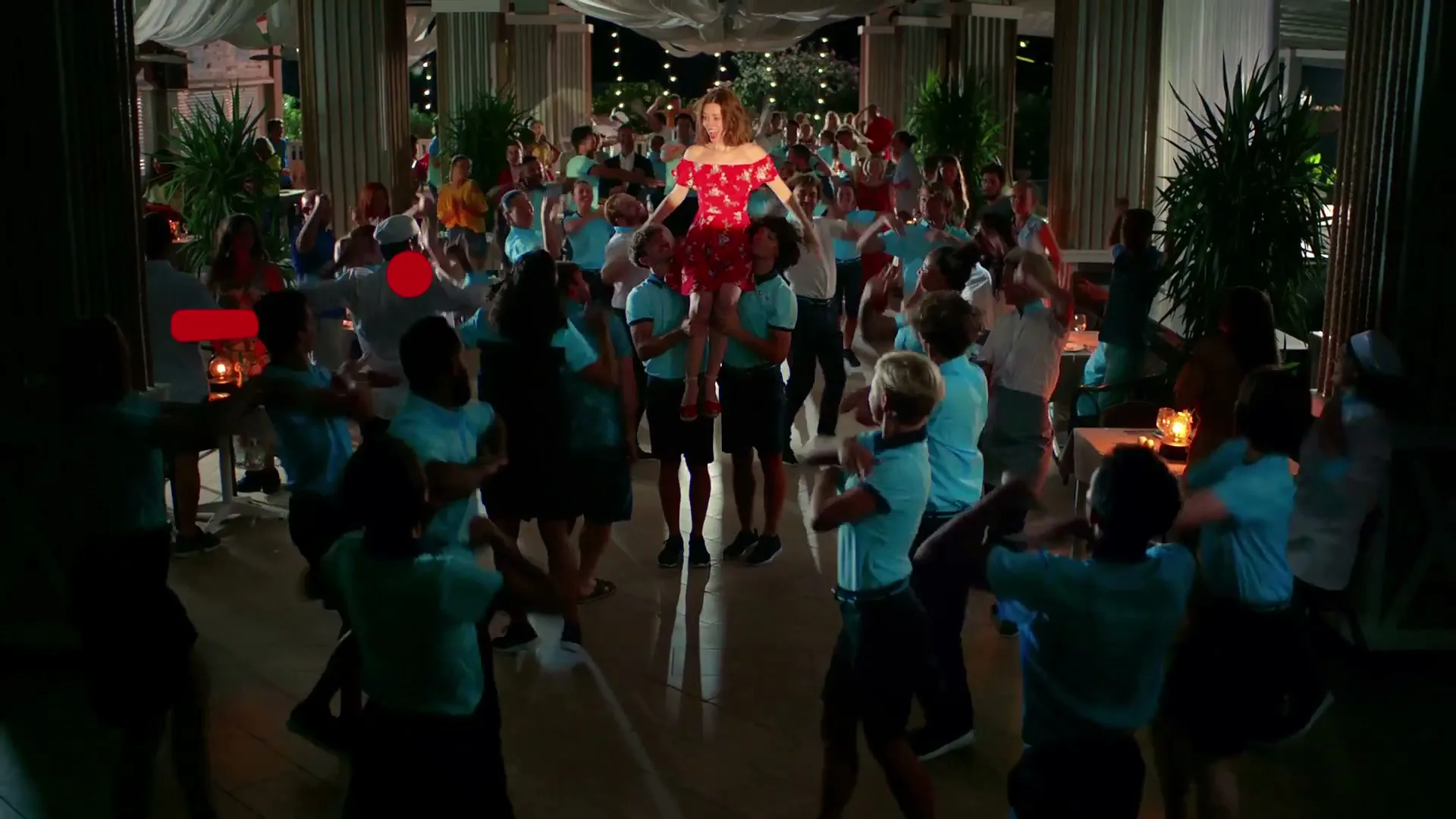 TUI "TUI 'You In The Middle" (2018) commercial still
