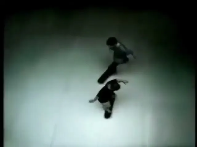 Nike “Freestyle Skateboard” (2002), frame 5