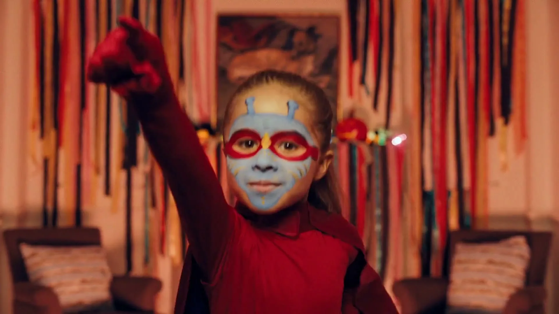 Snazaroo "SALT.TV | Rudolf & Ragnar | Snazaroo | Magic Mum" (2018) commercial still