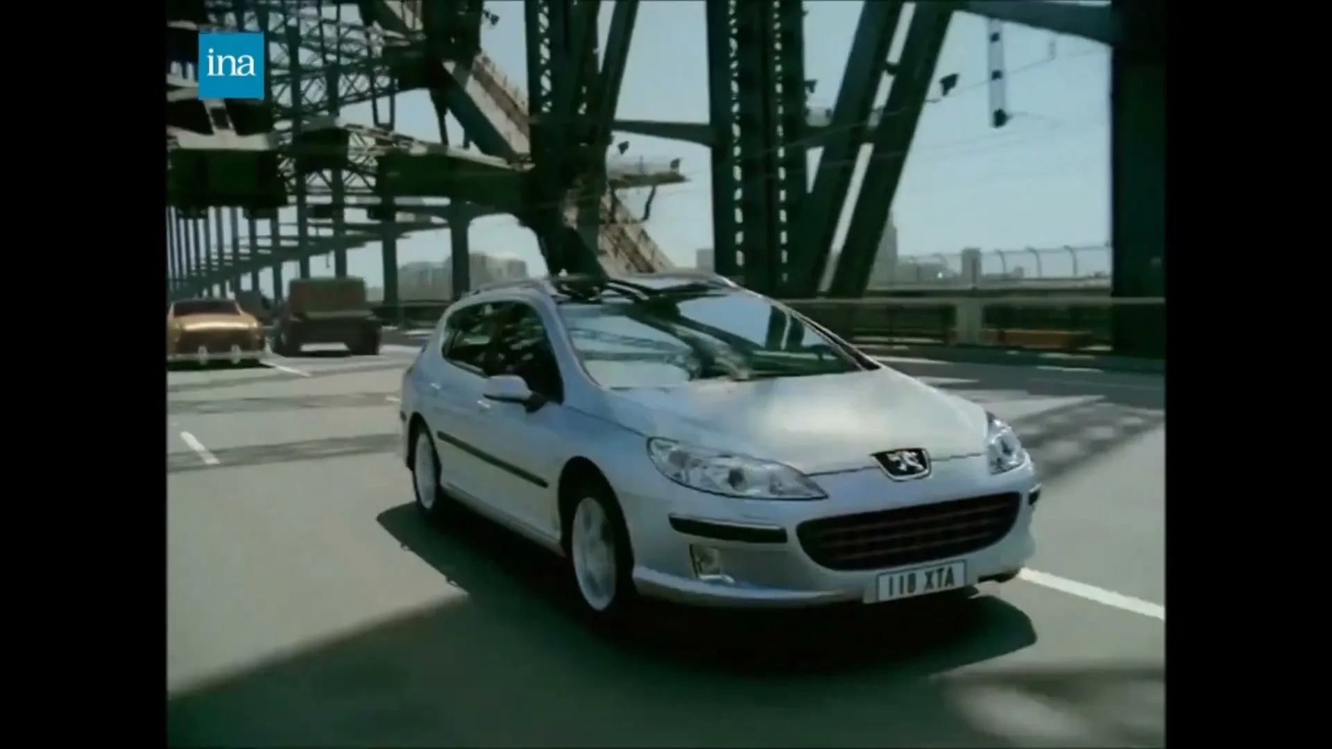 Peugeot 407 “Toys” (2004), frame 5