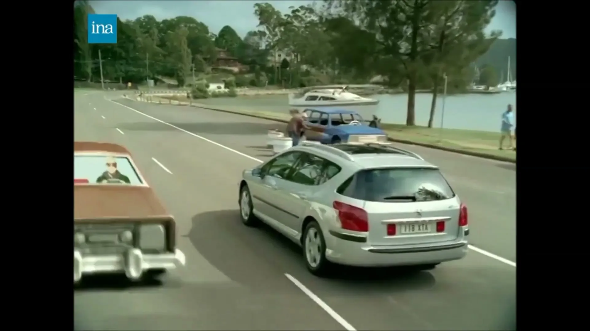 Peugeot 407 “Toys” (2004), frame 6
