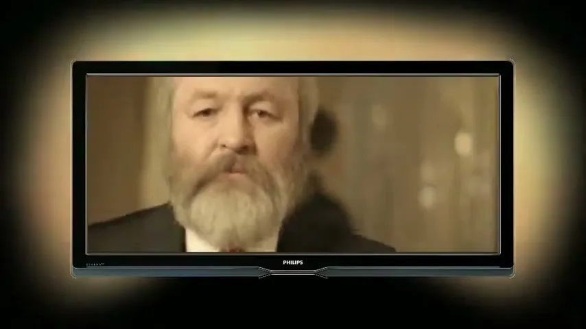 Philips Cinema TV “The Gift” (2010), frame 4