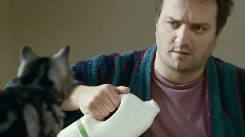 Cravendale “Cats with Thumbs” (2012), frame 3