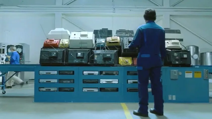 Hahn Super Dry “Super In. Super Out” (2012), frame 5