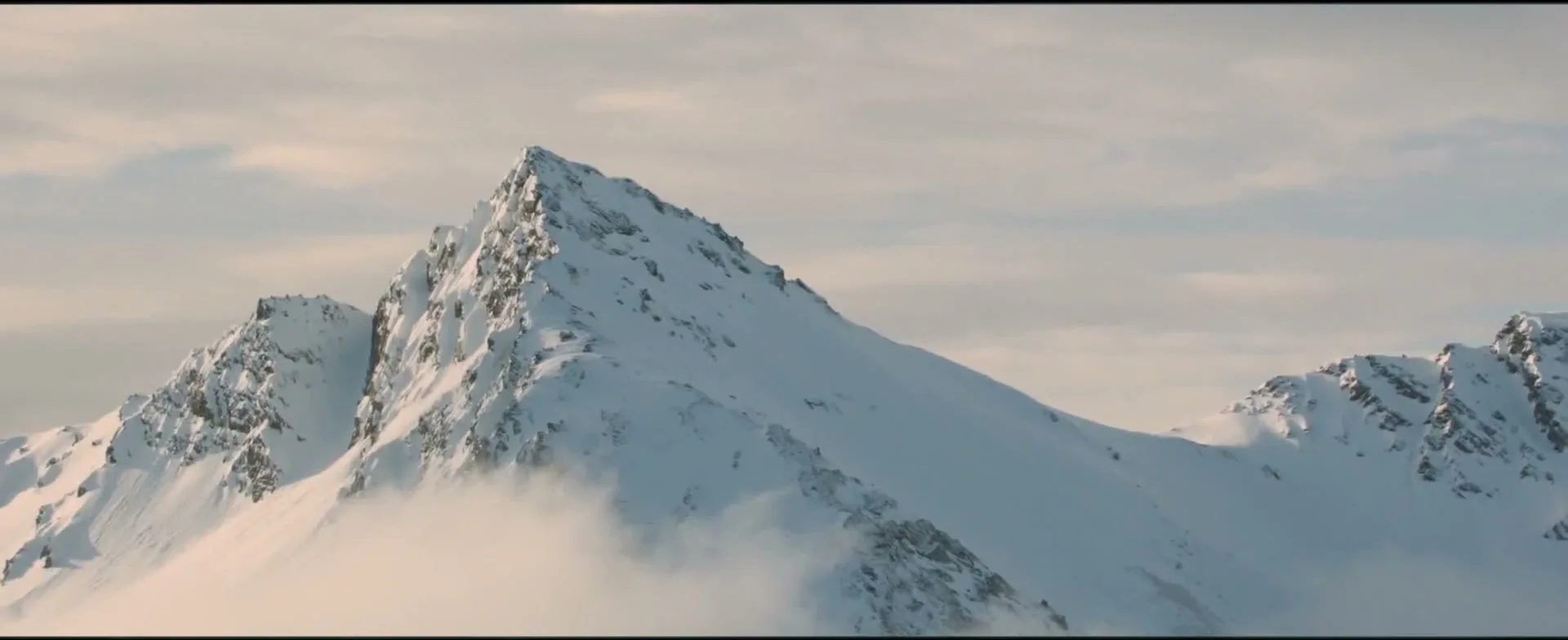 Schweppes “Tumble” (2013), frame 2