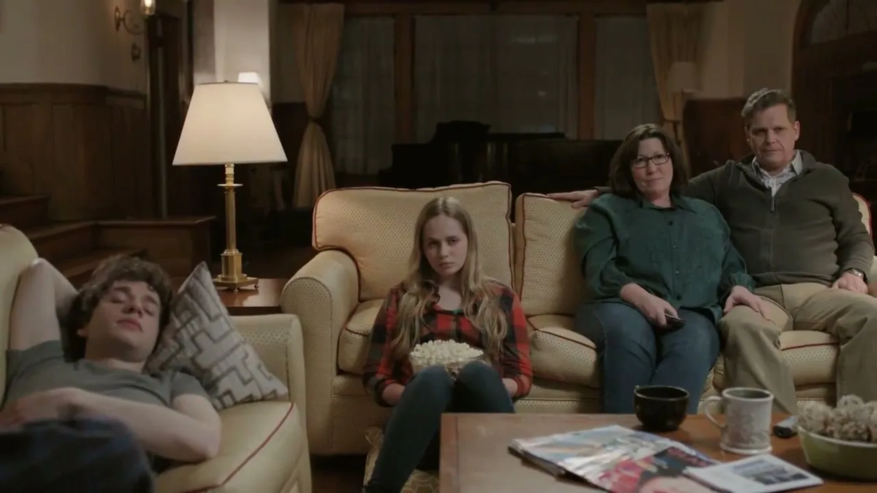 HBO GO “Happily Married” (2014), frame 2