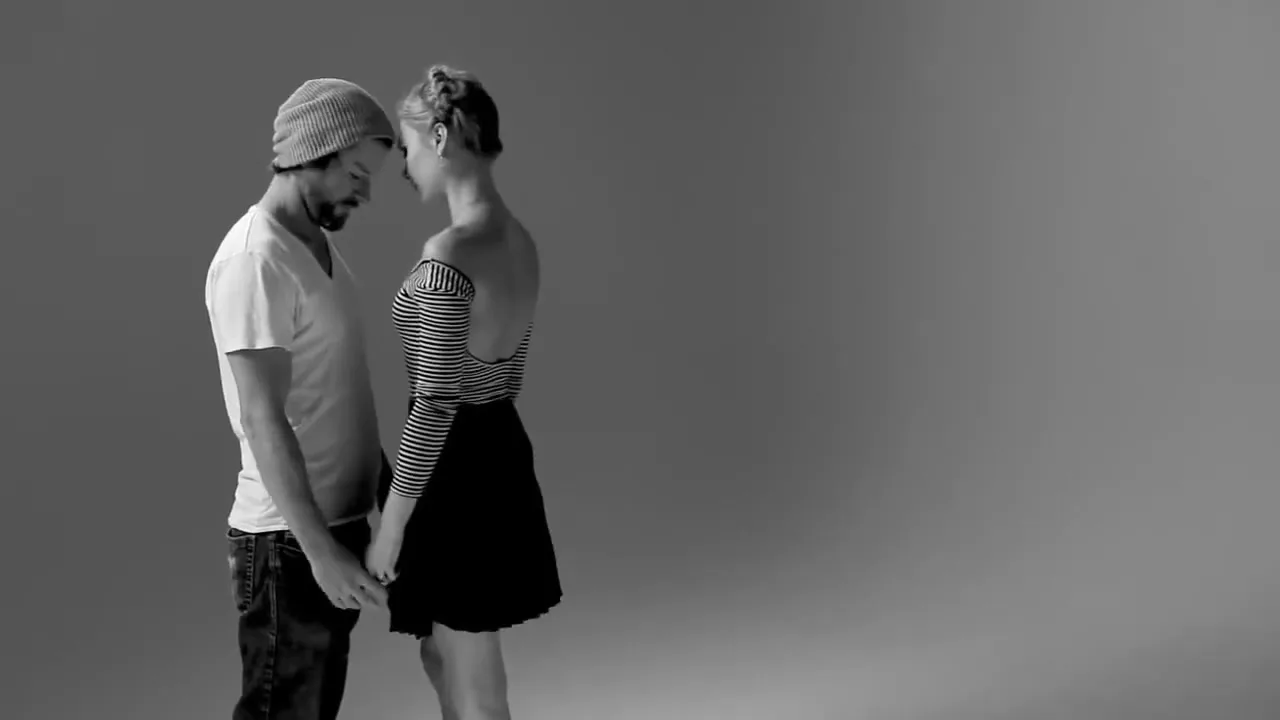 Wren “First Kiss” (2014), frame 4