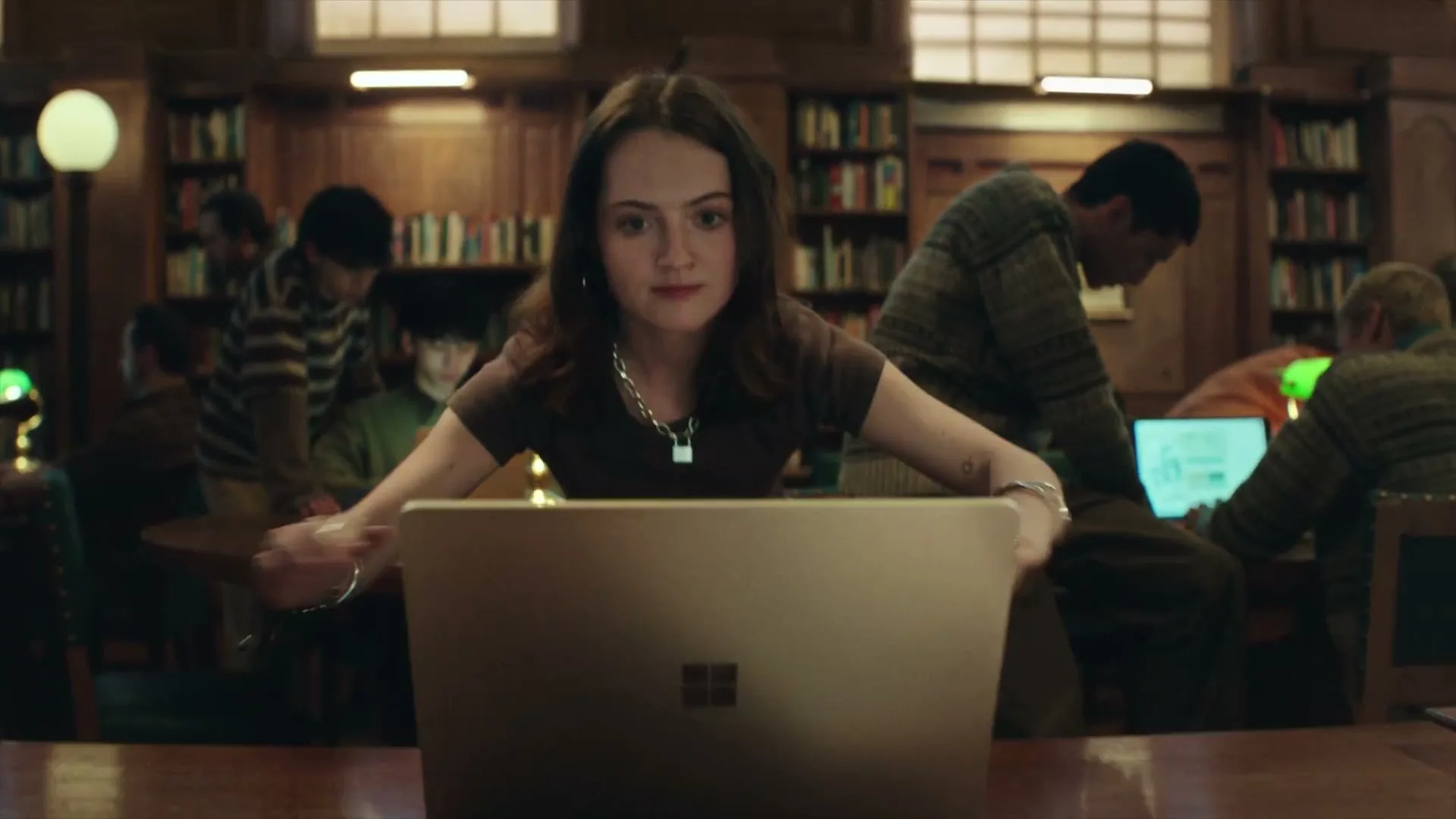 Windows Microsoft "Microsoft Windows - Doppelmode" (2026) commercial still