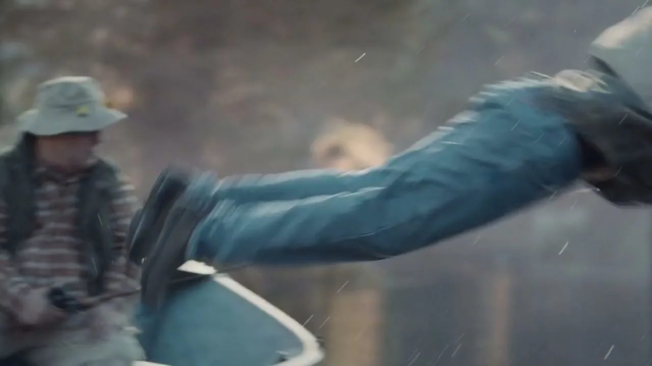 GEICO “Fast Forward, Lake” (2016), frame 6