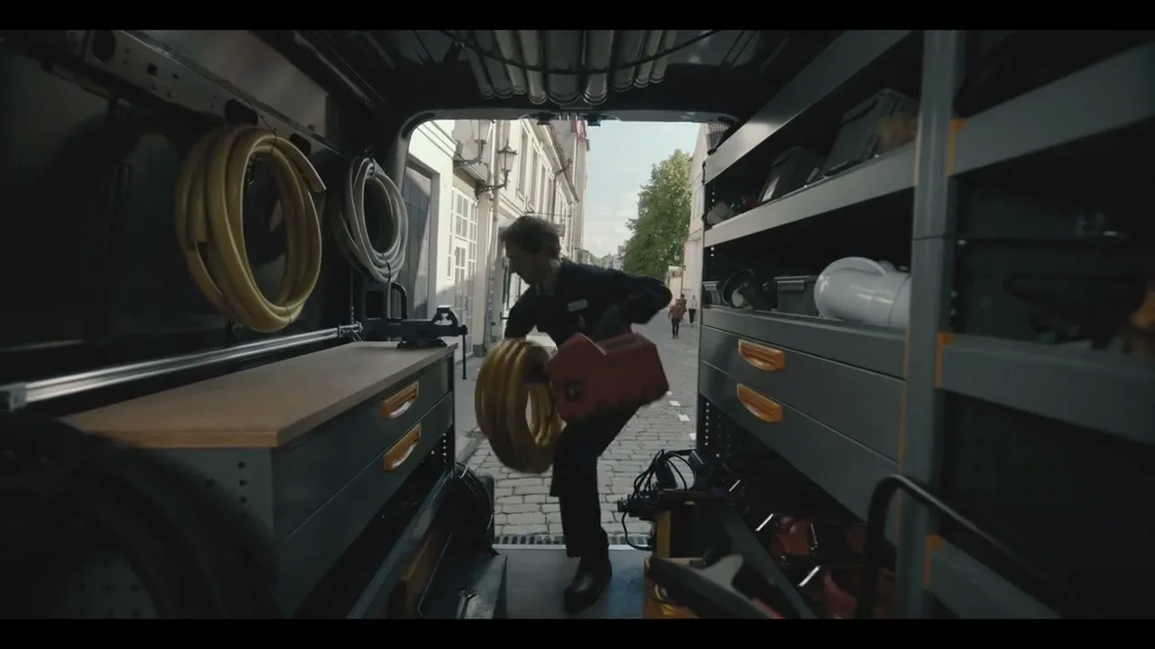 Renault “Pro+ Unexpected Situations”, directed by John S. Park