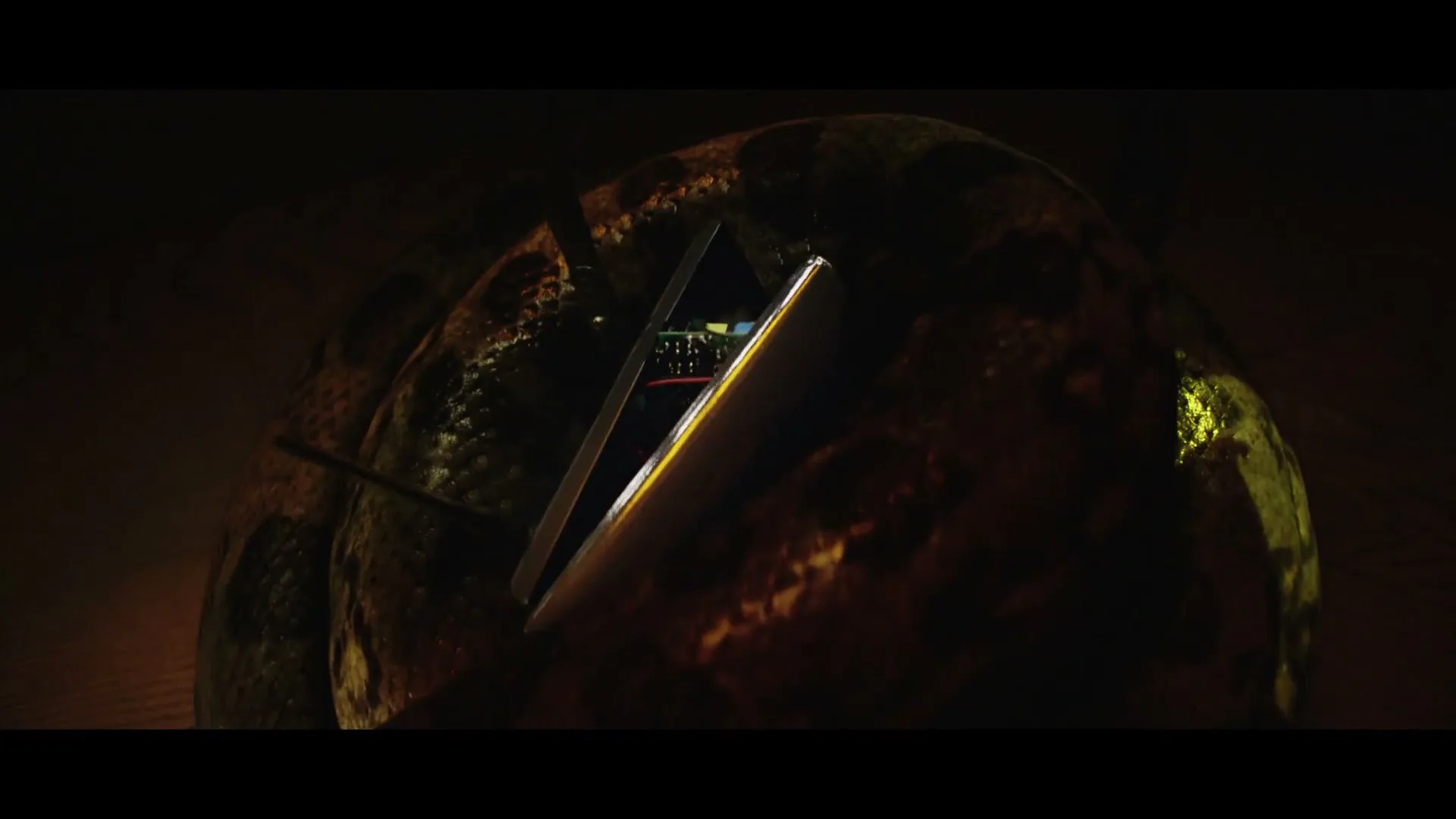 EE "Snakes" (2023) commercial still
