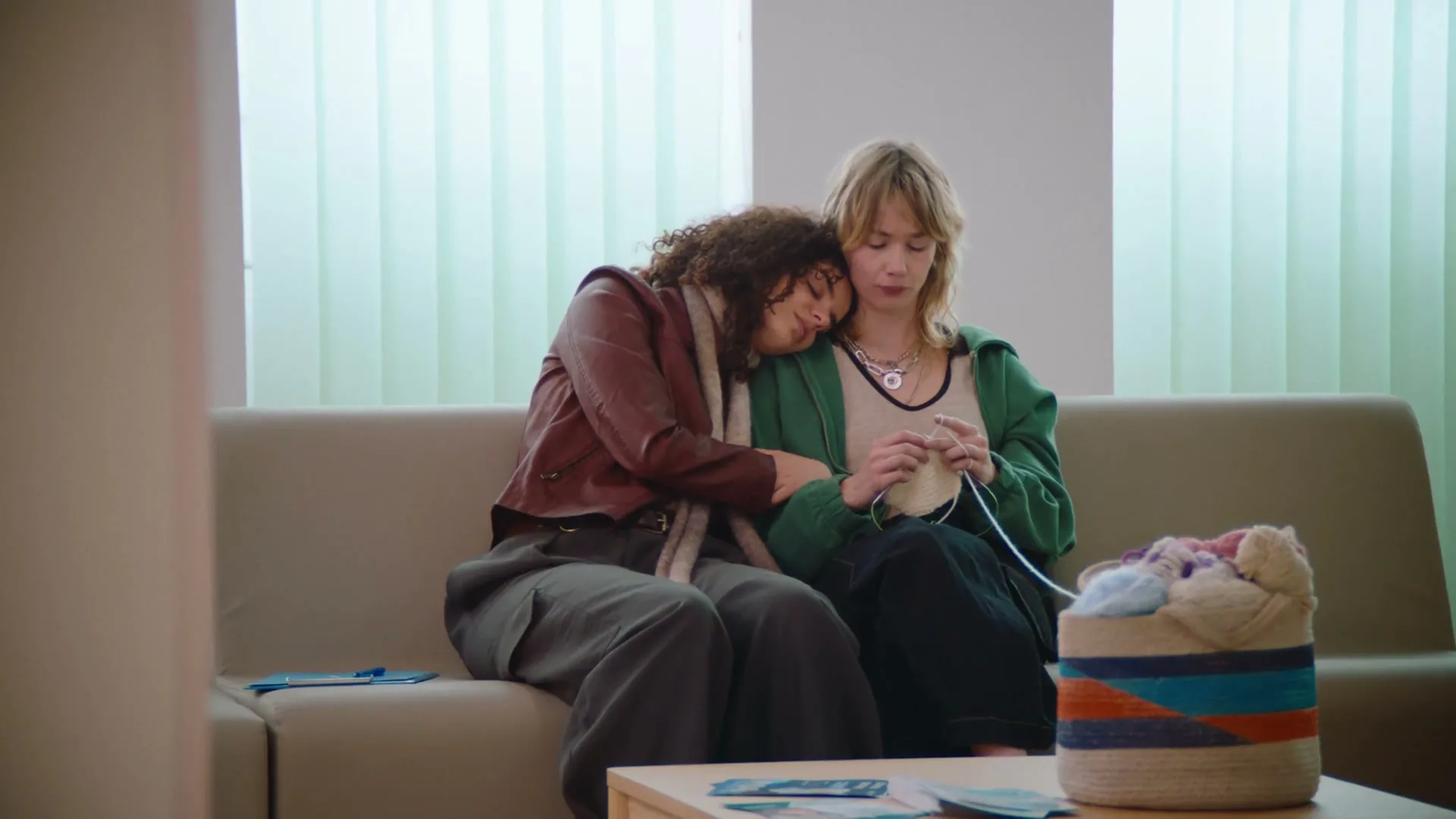Hinge "Knitting at the Dentist" (2026) commercial still
